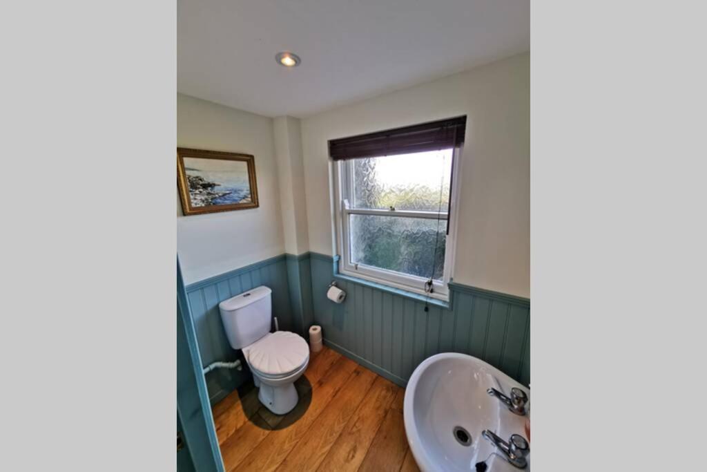 Вилла Cosy, Coastal Retreat With A Large Garden Monreith Экстерьер фото