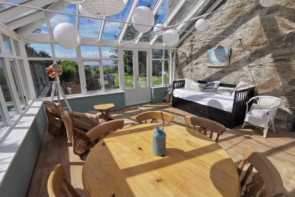 Вилла Cosy, Coastal Retreat With A Large Garden Monreith Экстерьер фото